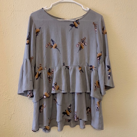 Pretty floral blouse - Picture 2 of 6